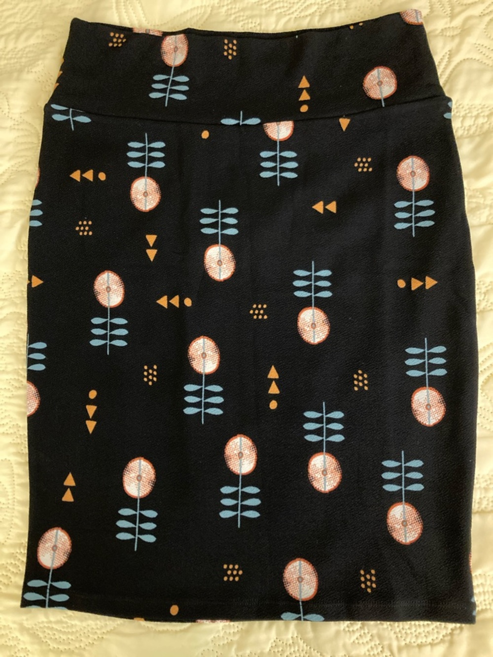 Lu La Roe Black Floral Print Pencil Skirt size M polyester/spandex